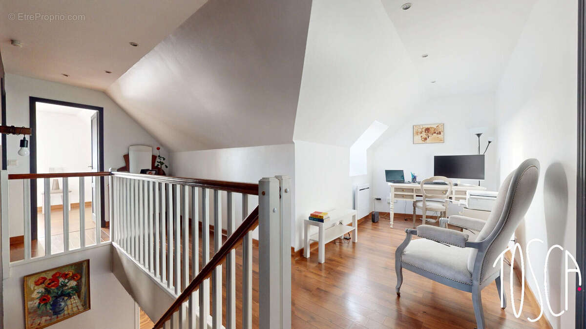 Maison à LE CHATELET-EN-BRIE