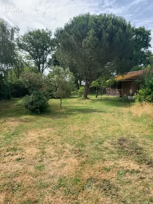 Terrain à CASTRES-GIRONDE