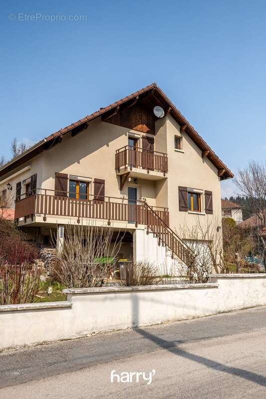 Maison à OYE-ET-PALLET