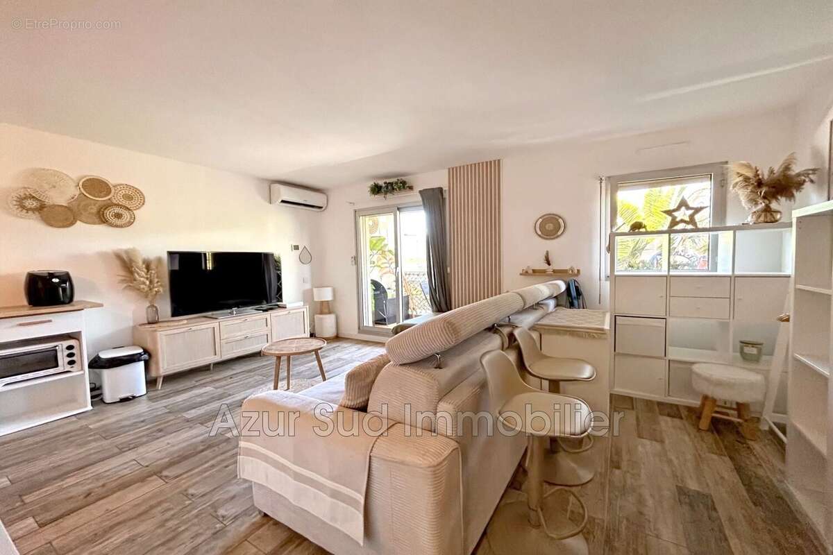 Appartement à VALLAURIS