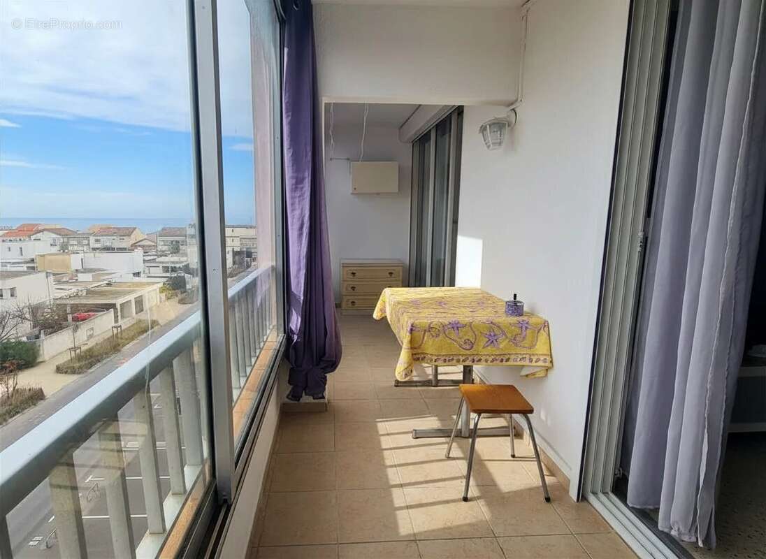 Appartement à MAUGUIO