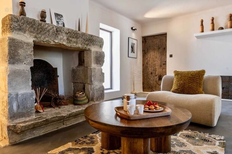 Maison à SAINT-SATURNIN-LES-APT