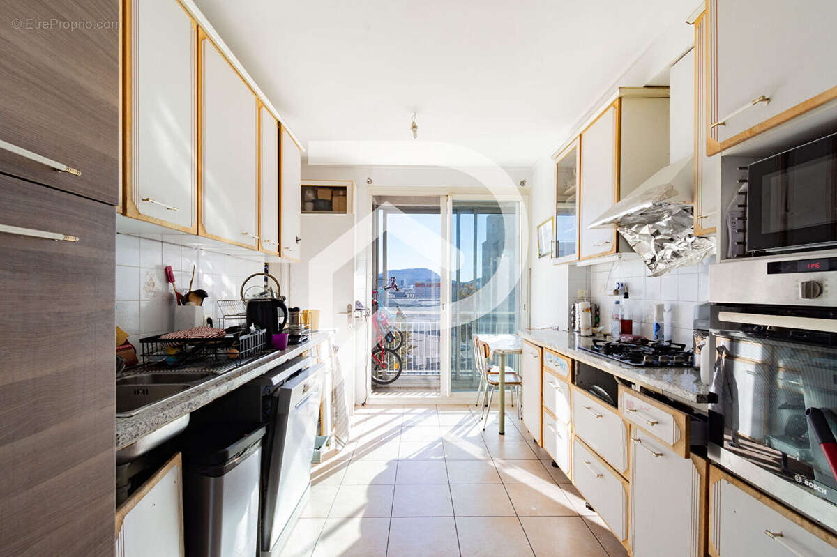 Appartement à MARSEILLE-8E