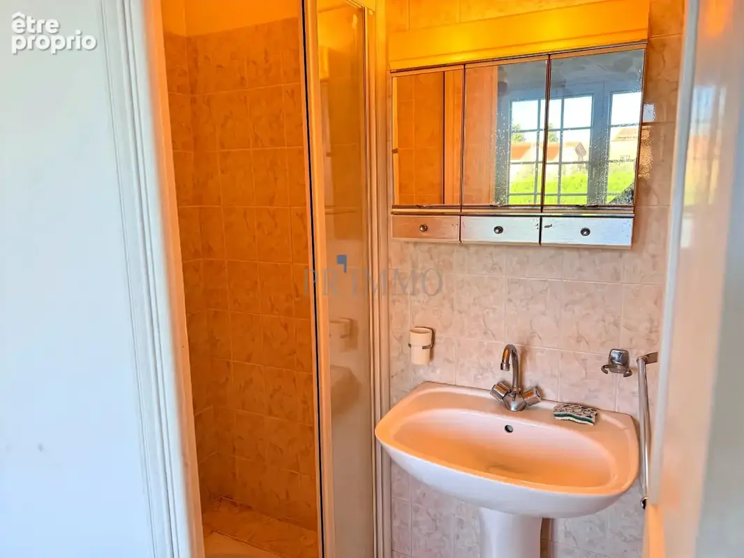 Maison sur 2 niveaux proche centre de roquebrune - photo 17