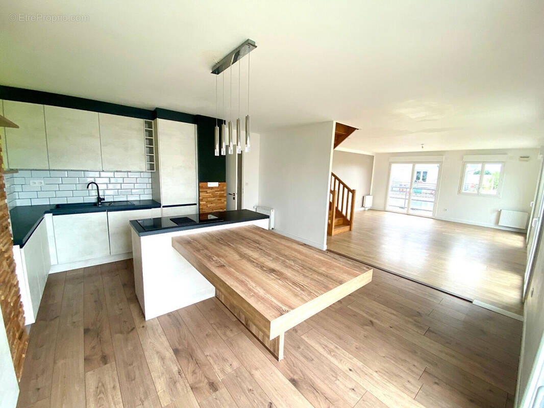 Appartement à SARTROUVILLE