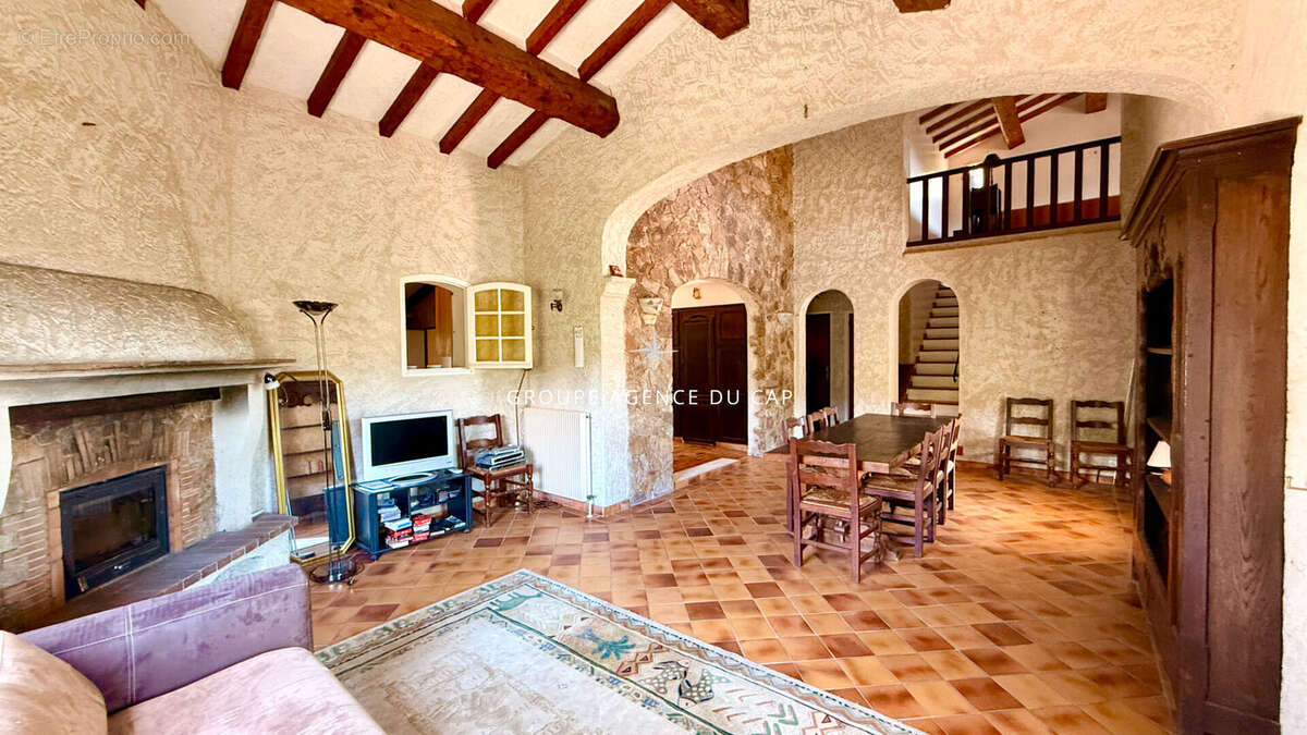 Maison à LES ISSAMBRES