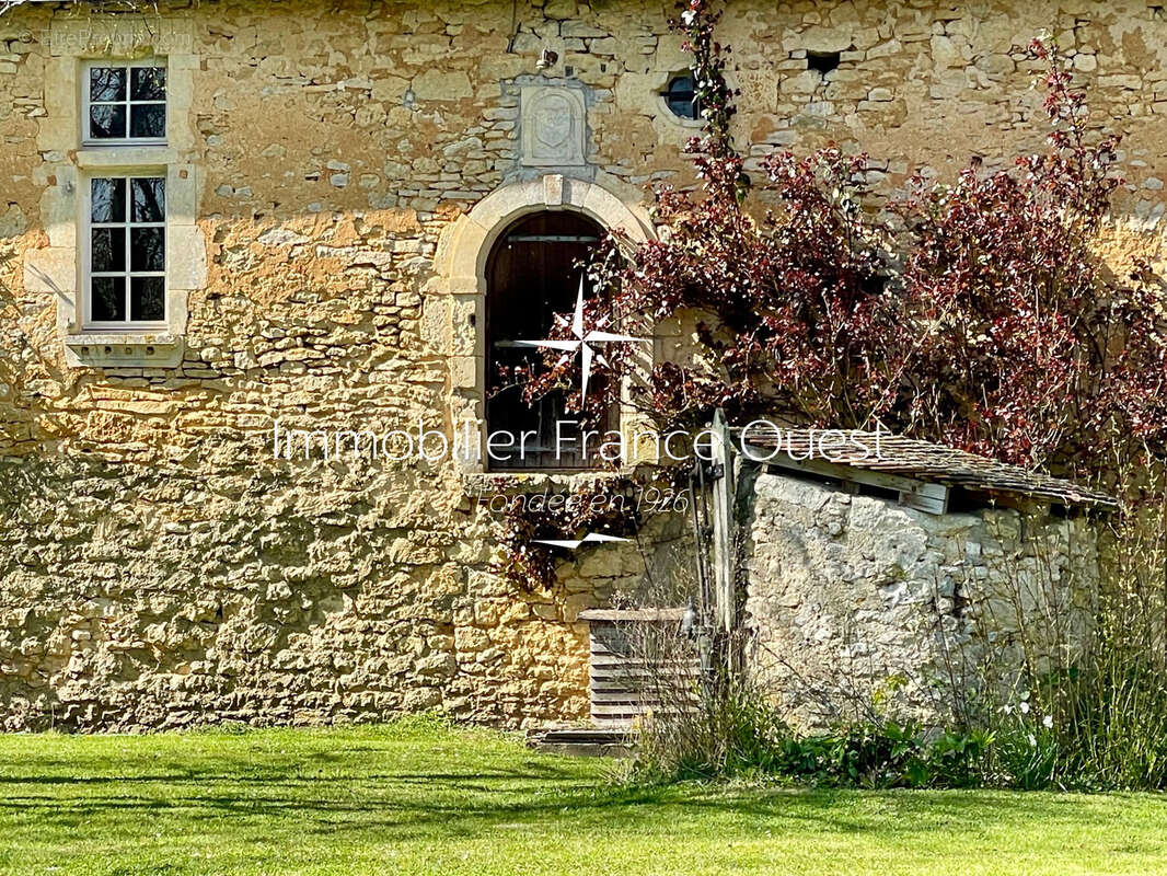 Maison à LOUE