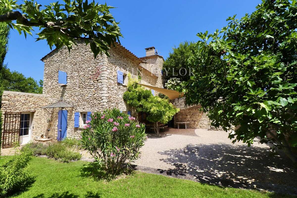 Maison à GORDES