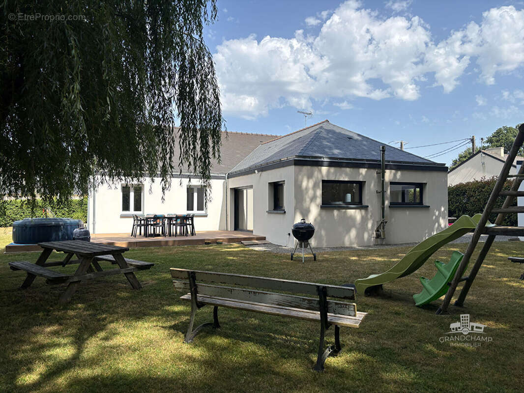Maison Plain pied - 137 M² - photo 2