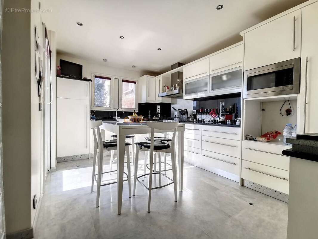 Maison à SAINT-MAUR-DES-FOSSES