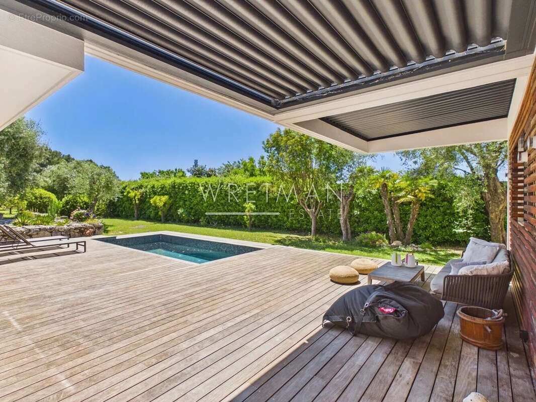 Maison à VALBONNE
