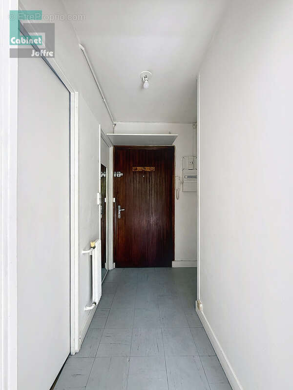 appartement T1 de 27,93 m2 - Parking / Cave / Ascenceur - photo 9