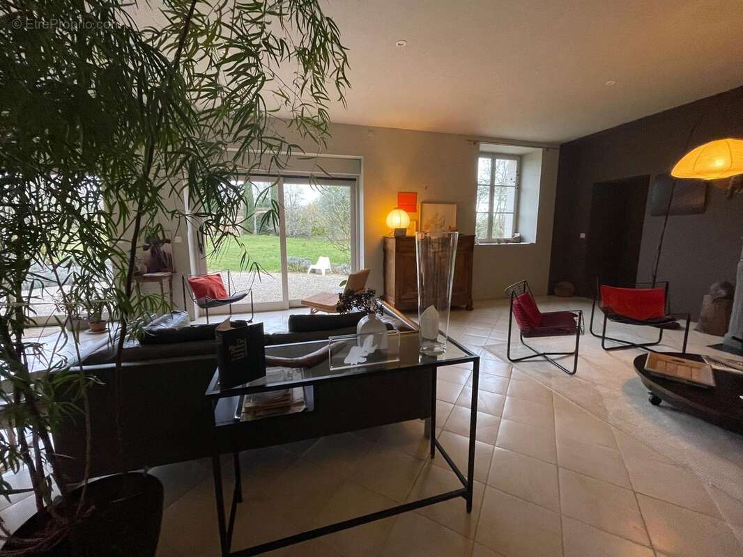 Maison à SAINT-MARTIN-D'AUXIGNY