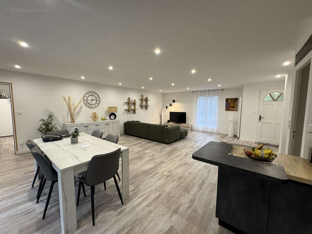 Maison à COMPREIGNAC