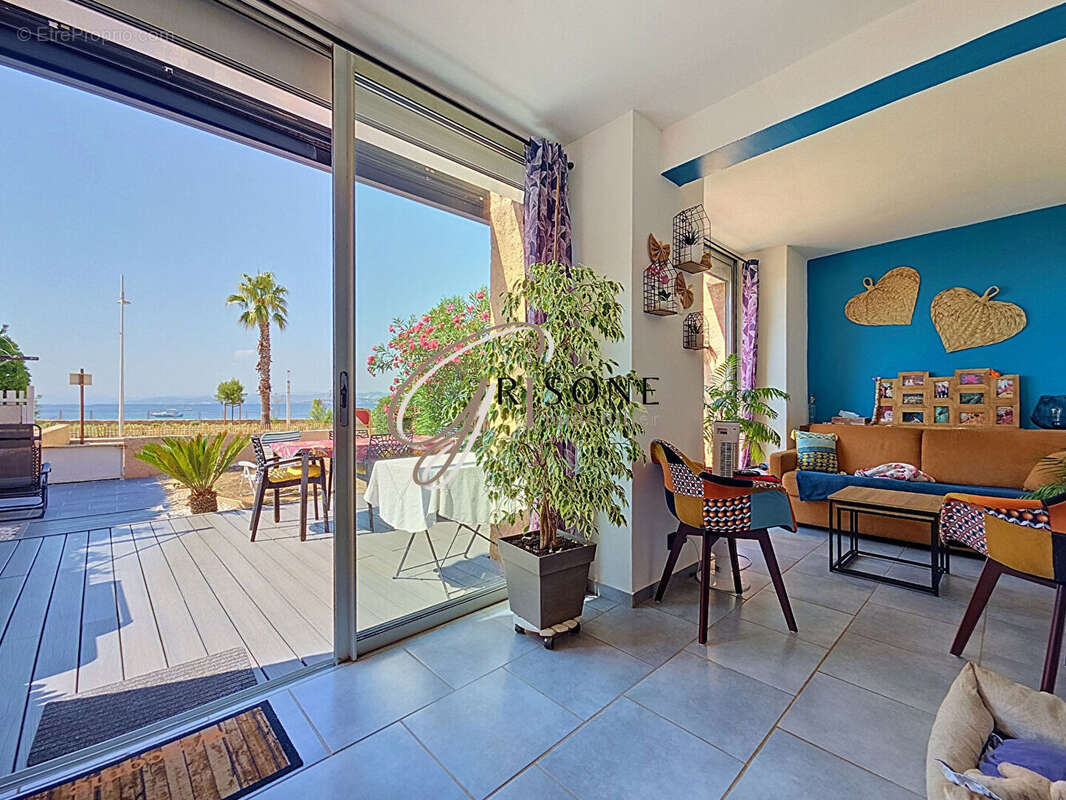Appartement T2 Vue mer au Brusc à Six-Fours les Plages - photo 2
