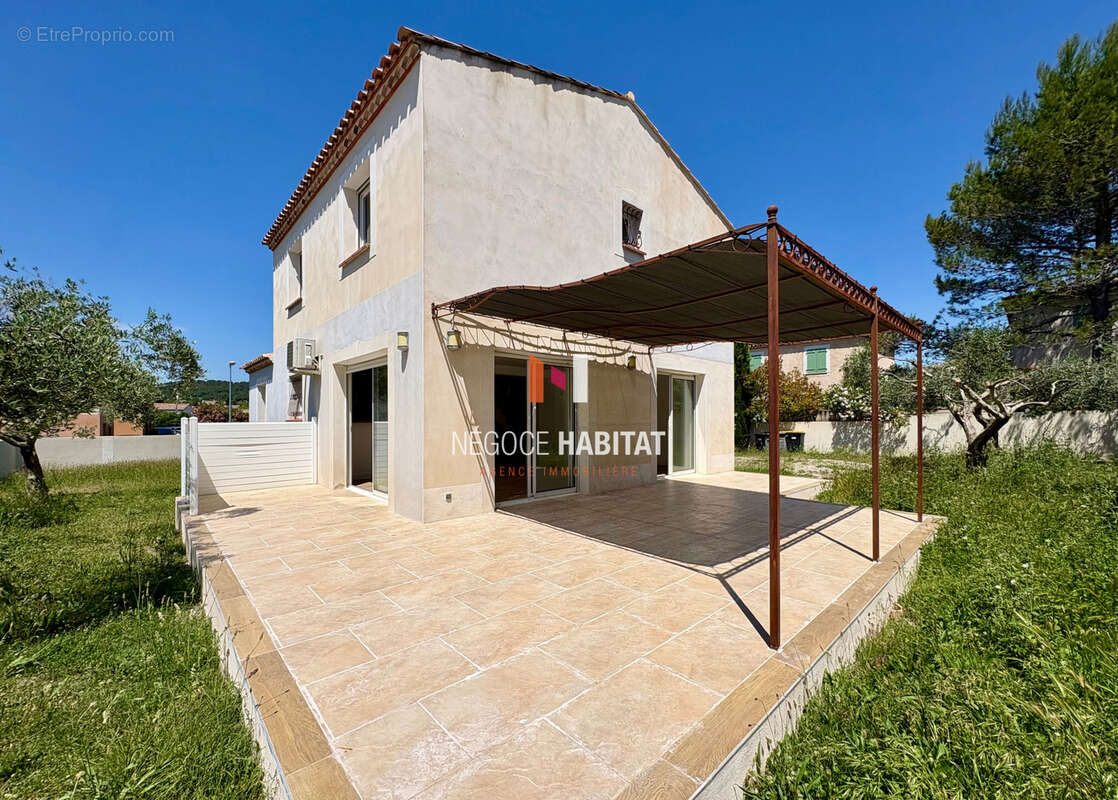 Maison à CAVEIRAC