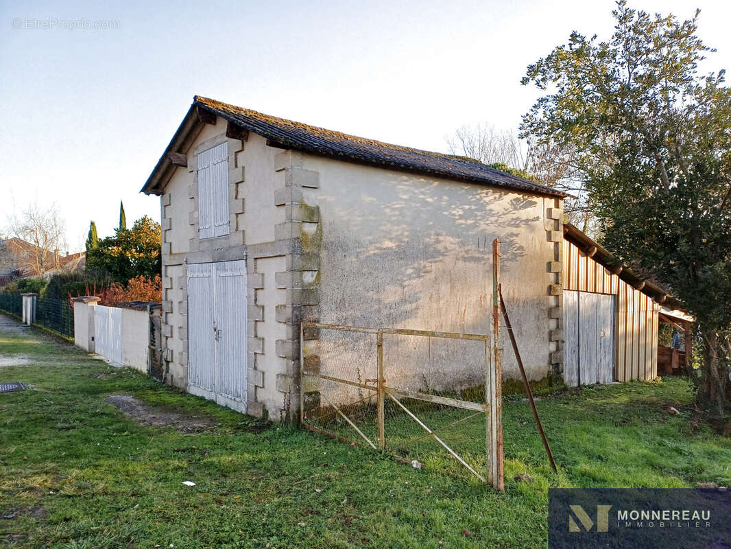 Maison à BAIGNES-SAINTE-RADEGONDE