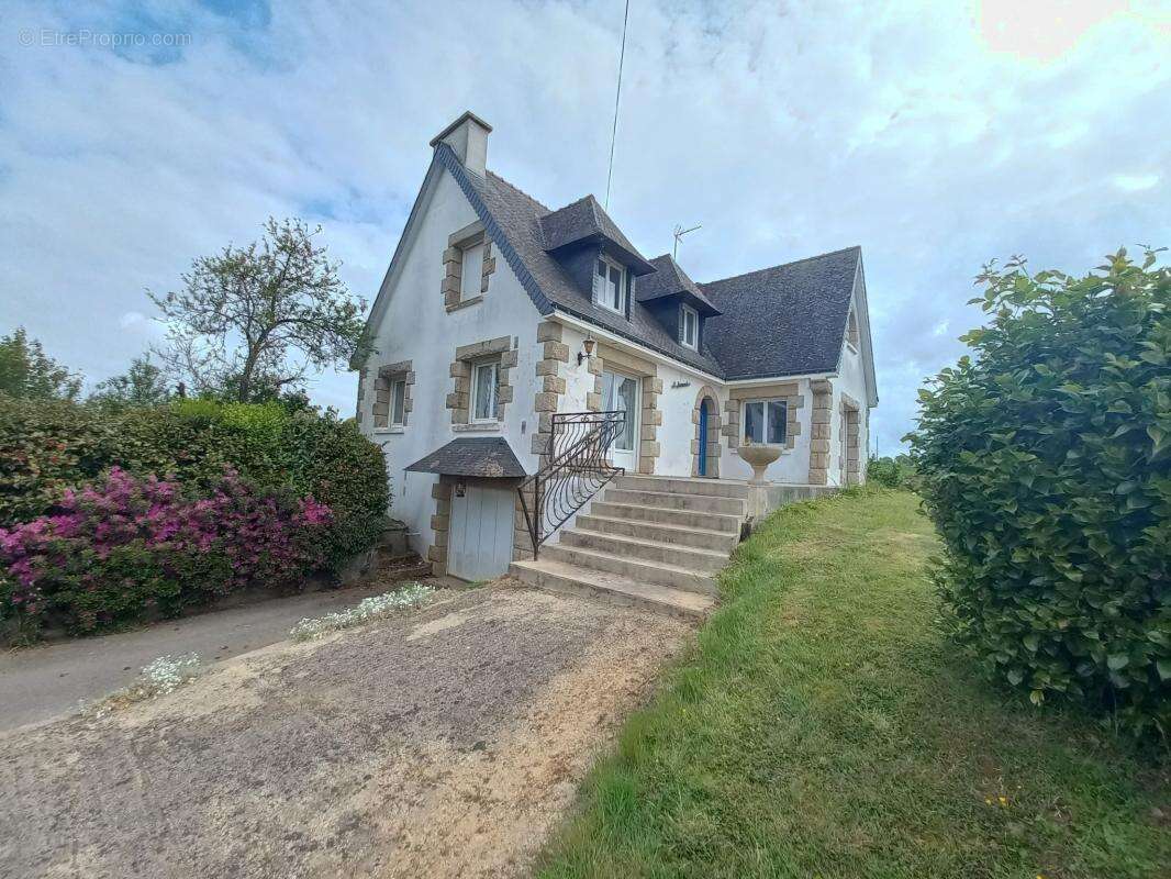 Maison à NEULLIAC