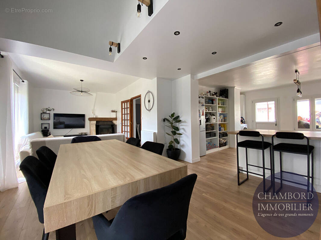 Maison à VILLEBAROU