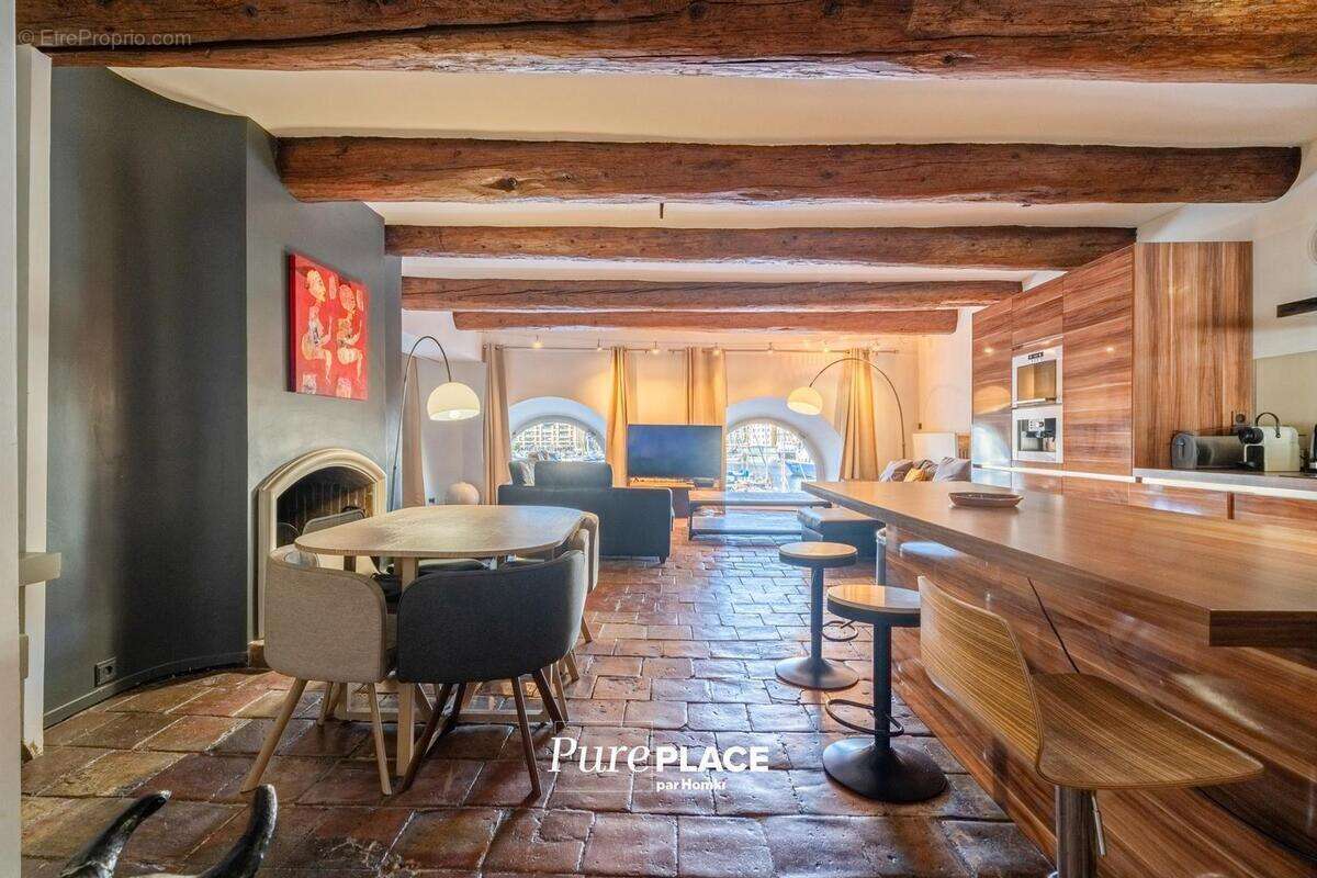 Appartement à MARSEILLE-1E