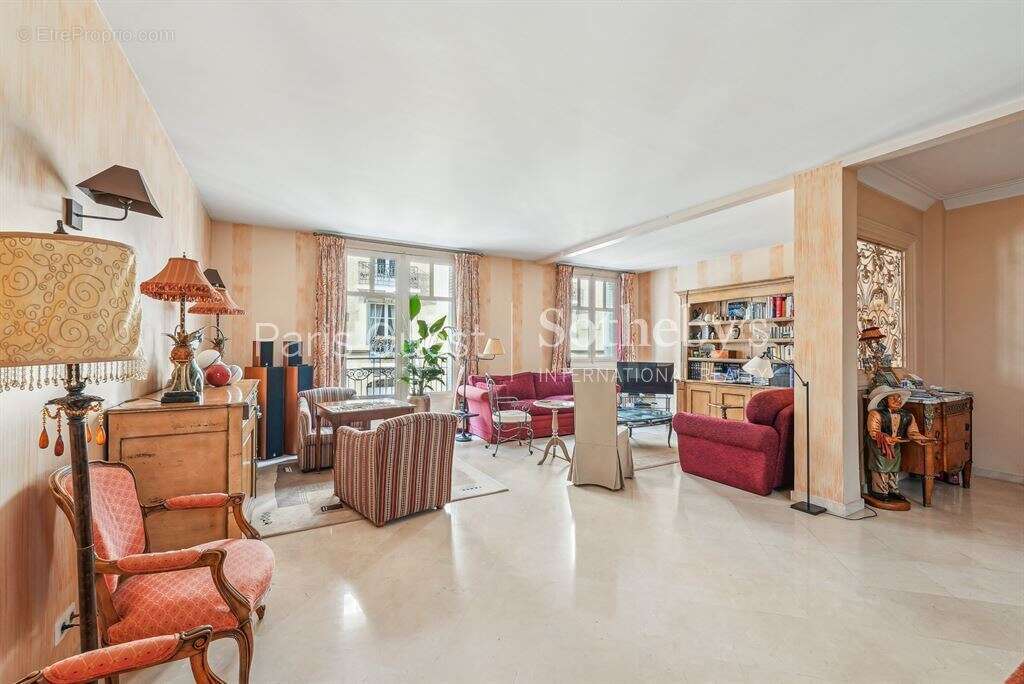 Maison à NEUILLY-SUR-SEINE