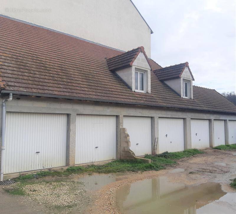 Parking à LA FERTE-SOUS-JOUARRE