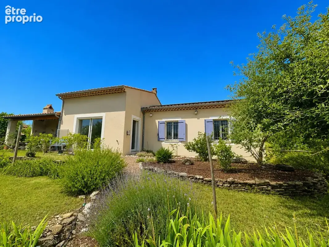 Proche GRIGNAN , villa de 140 m2 sur un terrain de 1 260 m2 - - photo 3