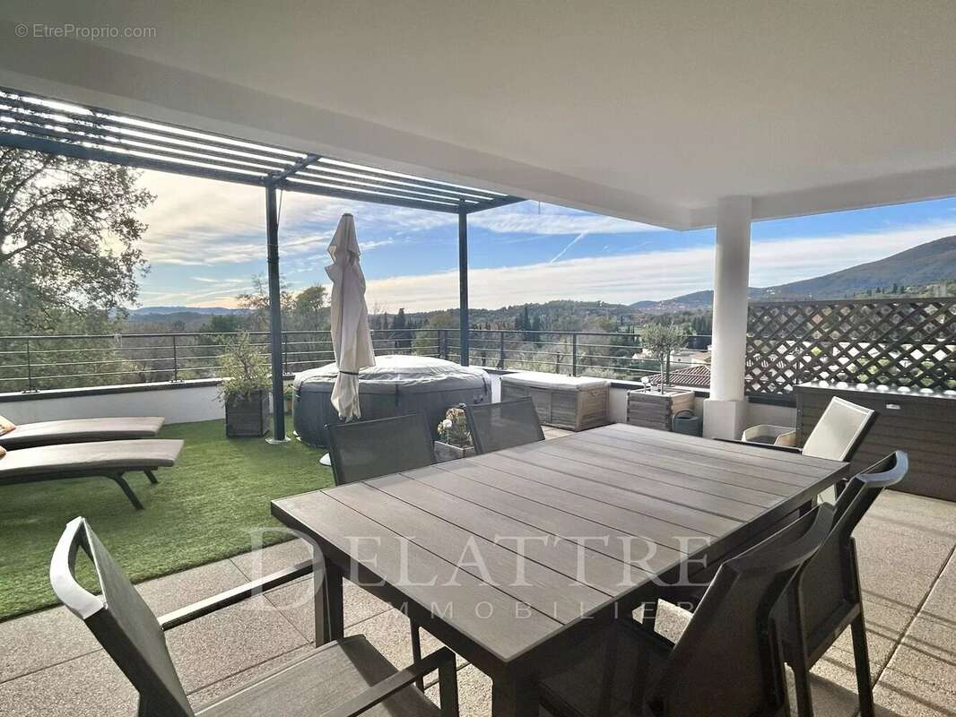 Appartement à OPIO