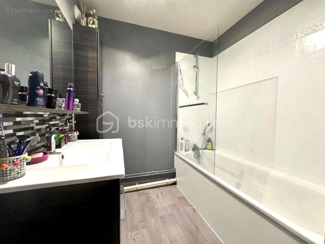 Appartement à SAINT-OUEN-L'AUMONE