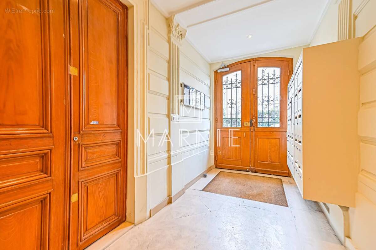 Appartement à PARIS-17E