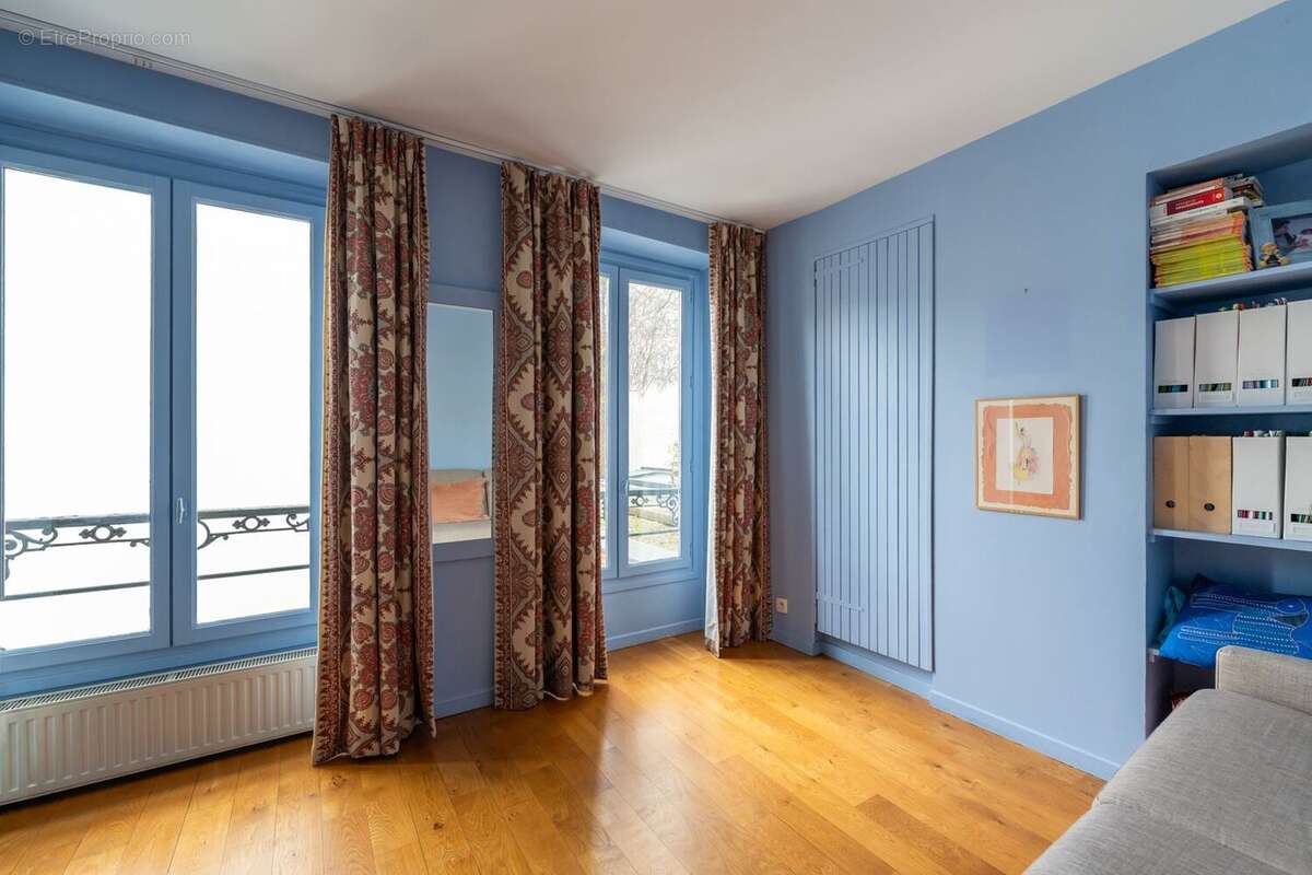 Appartement 120 m² à Paris-15e  - photo 5
