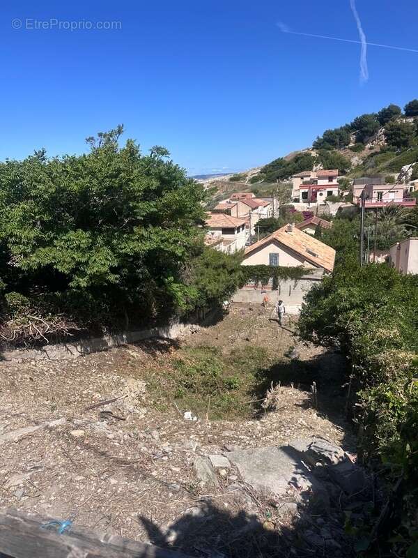 Terrain à MARSEILLE-9E