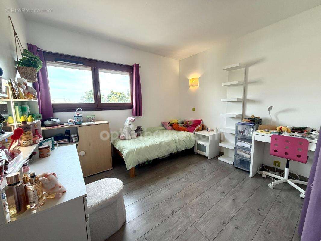 Appartement 4 pièces, 3 chambres / balcon / cave / parking / terrain de tennis - photo 14