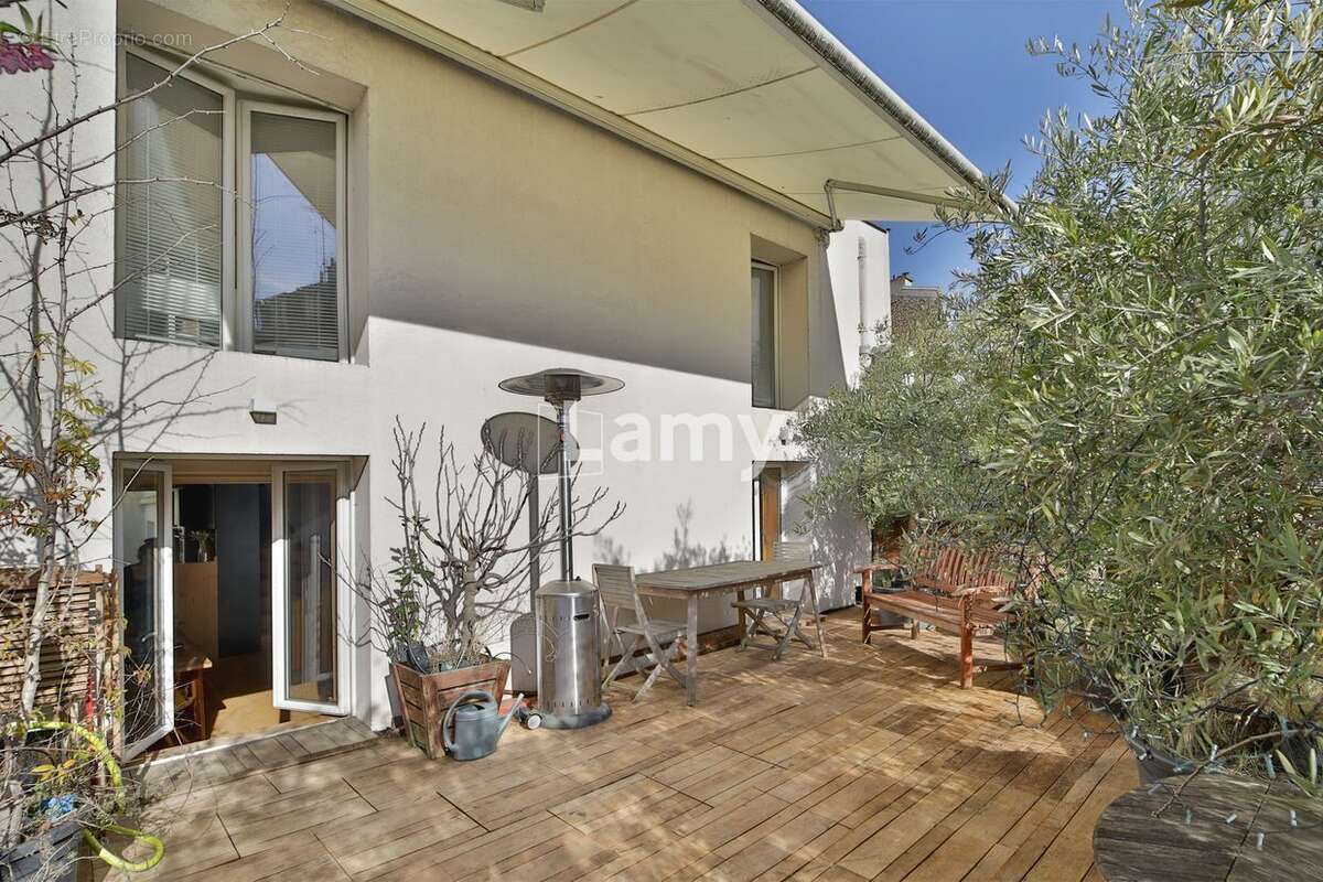 Appartement à PARIS-18E