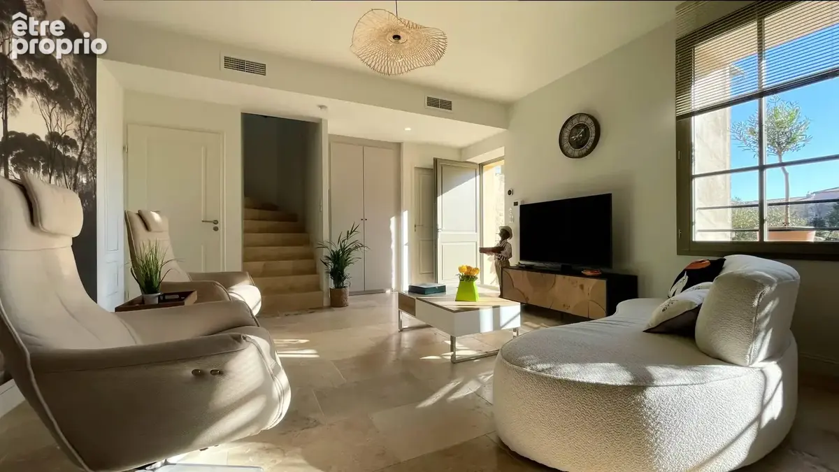 Uzès à pied, duplex esprit maison, piscine et 2 parkings - photo 2