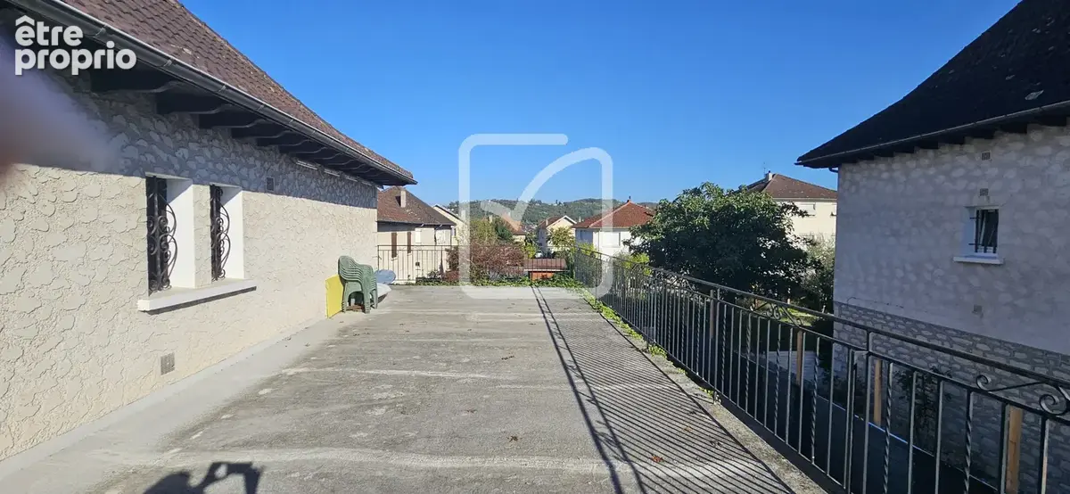 Ensemble immobilier  de 244 m2  avec 3 appartements - photo 13