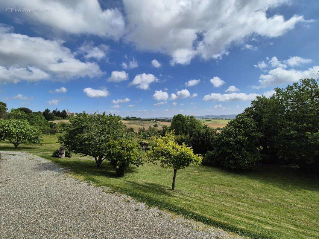 Maison à MONTAUT-LES-CRENEAUX