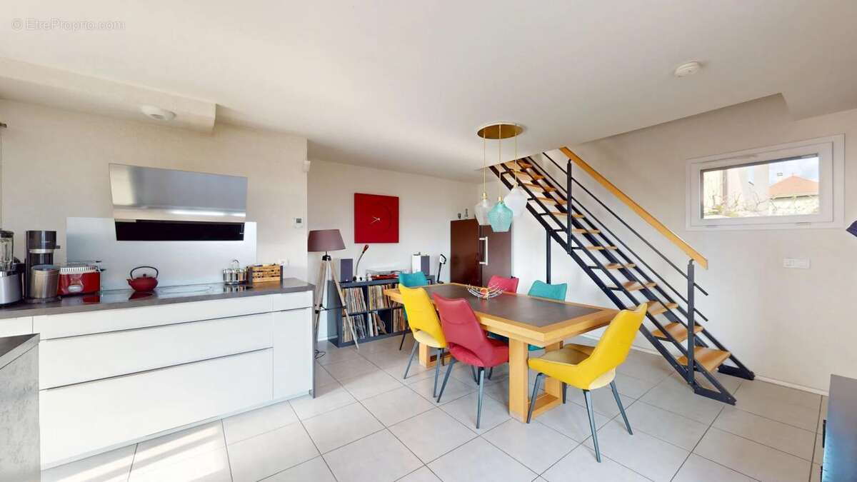 Appartement à vendre 5 pièces CHEVRIER (74) - photo 3