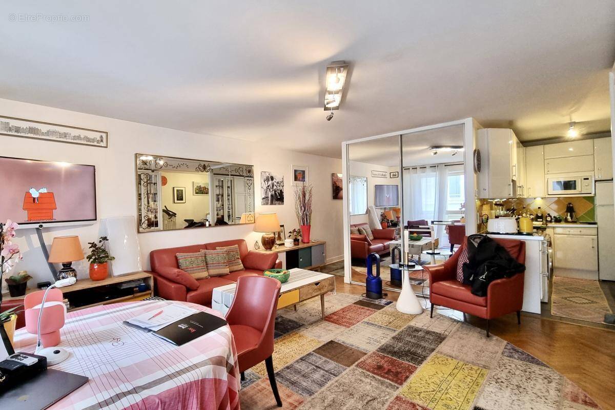 Appartement à PARIS-11E