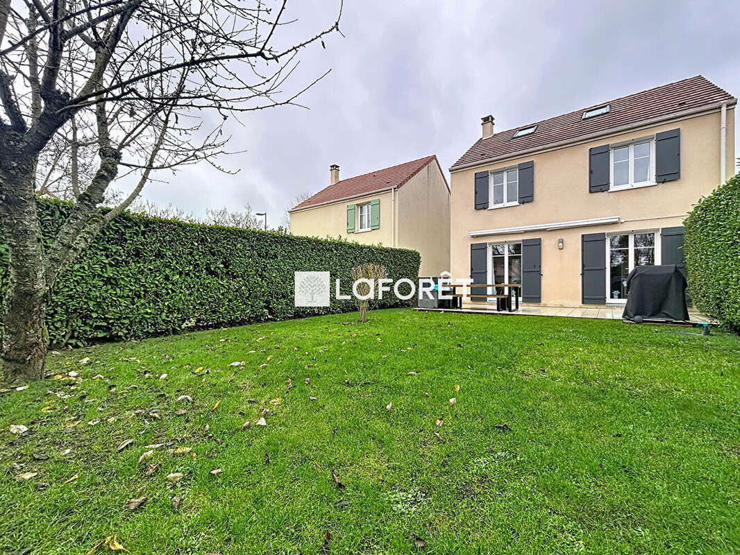 Maison à SAVIGNY-LE-TEMPLE