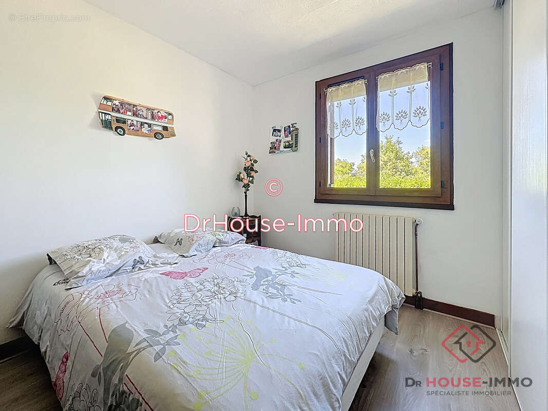 Maison à LEGUILLAC-DE-L&#039;AUCHE