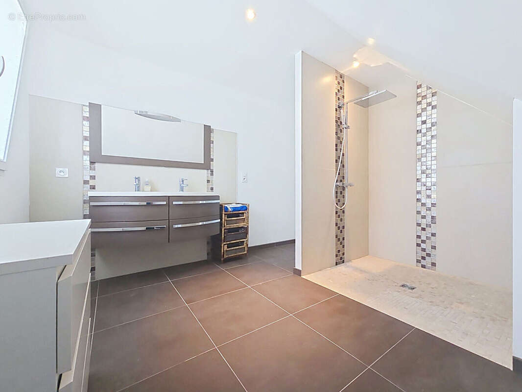 TROUVILLE SUR MER - Maison contemporaine de 6 pièces - photo 10