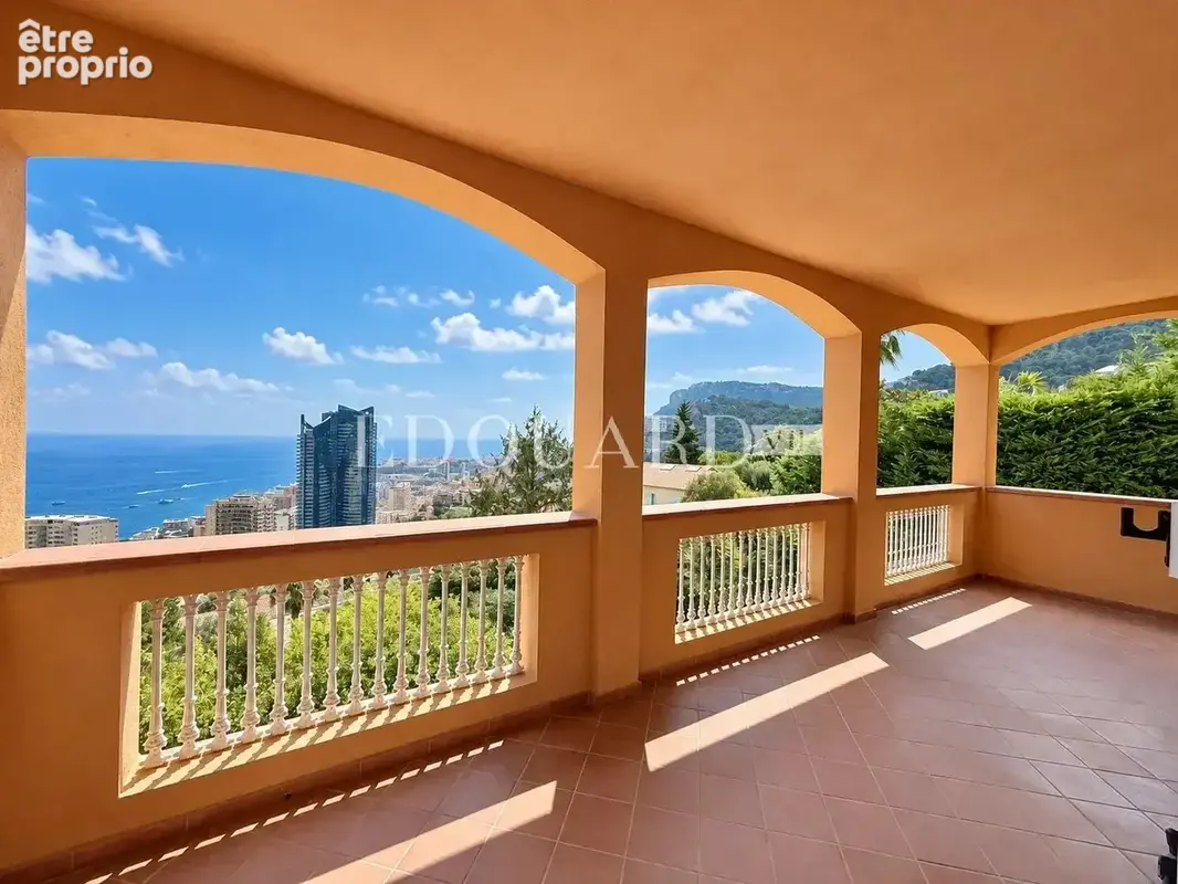 Dans un domaine privé et sécurisé, à vendre villa de prestige avec vue panoramique sur la Principauté de Monaco - photo 34