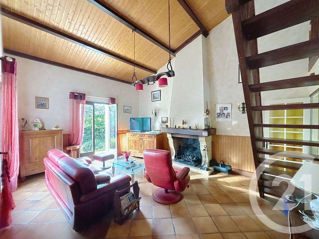 Maison à VOEUIL-ET-GIGET