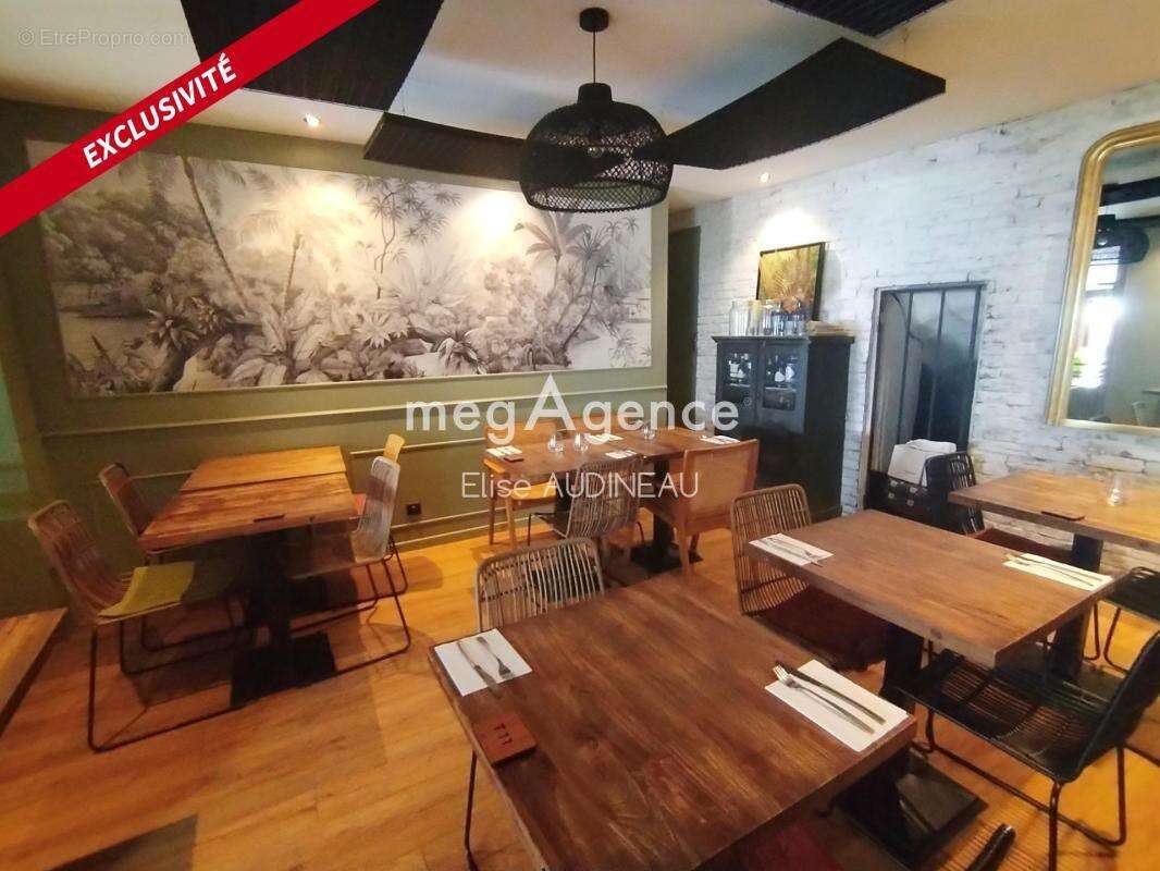 Commerce à VAUHALLAN