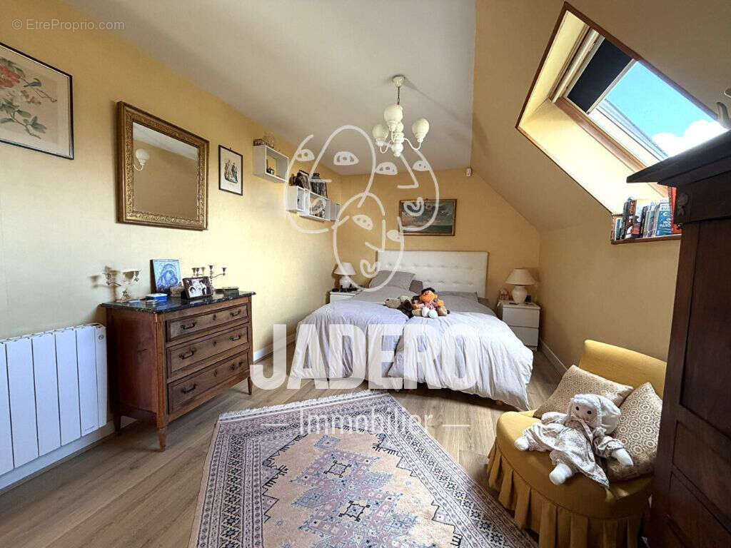 Maison à LE MESNIL-ESNARD