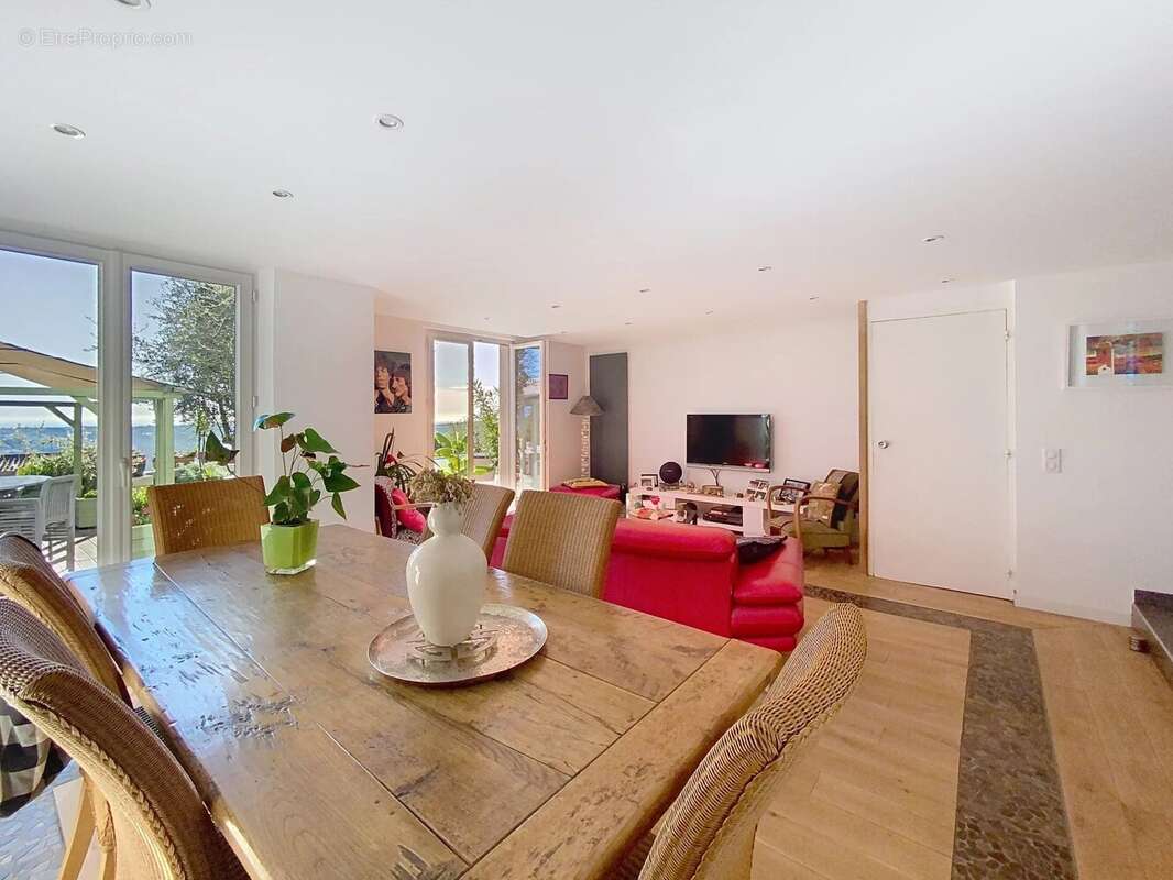 Appartement à GATTIERES