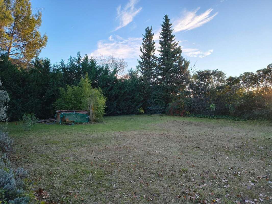 Photo 2 - Terrain à ROBION