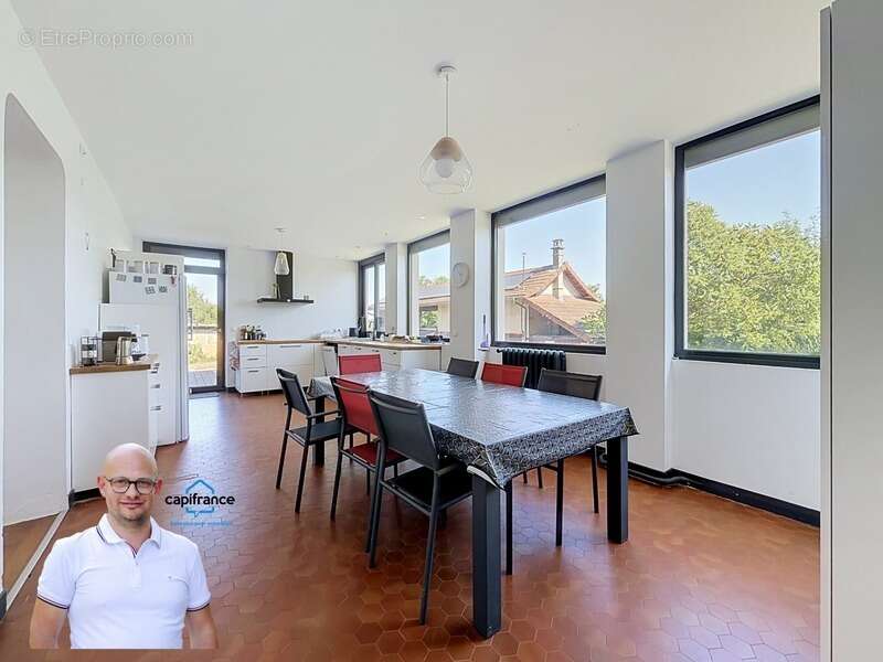 Maison à vendre 7 pièces à LE PONT DE BEAUVOISIN  (38) - 214m2 habitable sur plus de 1800m2 de terrain - photo 5