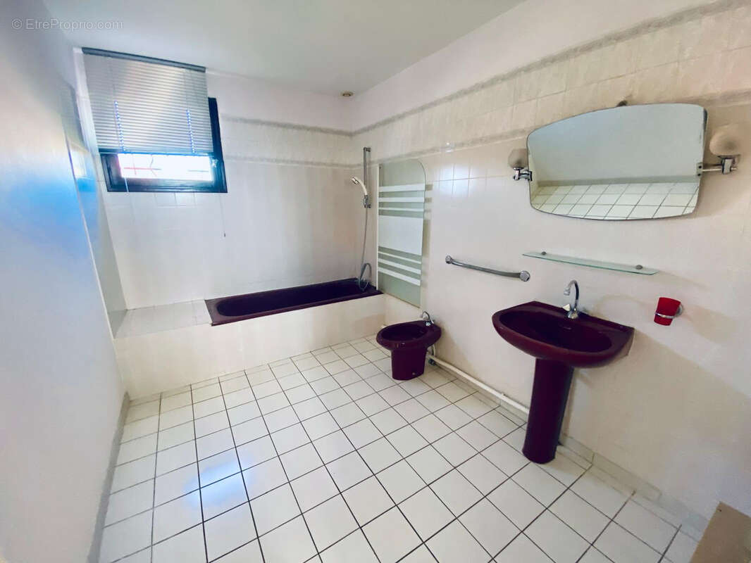 Maison à VILLENEUVE-DE-LA-RAHO